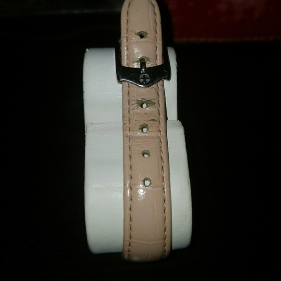 Wenger Swiss army watch pink croc band - Picture 2 of 5